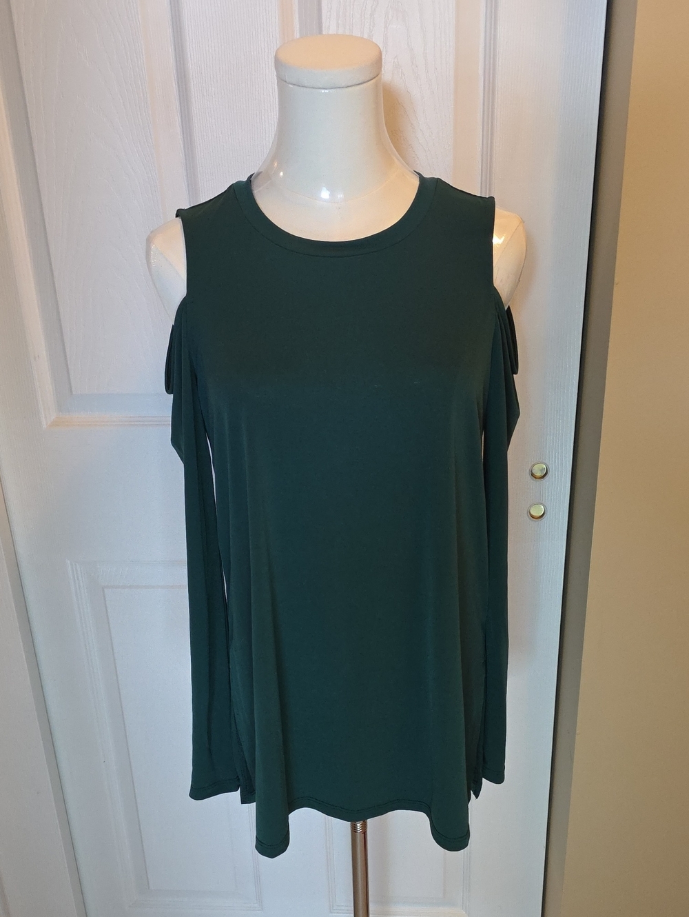 NWOT Michael Kors Forest Green Cold-Shoulder Long Sleeve Top